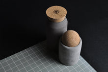 Kép betöltése a galériamegjelenítőbe: Pillar fűszertartó