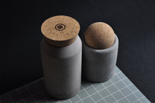 Kép betöltése a galériamegjelenítőbe: Pillar fűszertartó