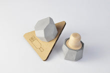 Kép betöltése a galériamegjelenítőbe: Polygon - üvegdugó