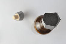 Kép betöltése a galériamegjelenítőbe: Polygon - üvegdugó