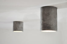 Kép betöltése a galériamegjelenítőbe: Henger - beton spotlámpa