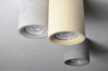 Kép betöltése a galériamegjelenítőbe: Henger - beton spotlámpa