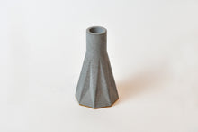 Kép betöltése a galériamegjelenítőbe: Polygon - gyertyatartó