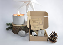 Kép betöltése a galériamegjelenítőbe: Campfire - gyertya beton kaspóban