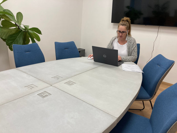 Conference table that can be taken four parts