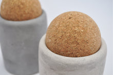 Kép betöltése a galériamegjelenítőbe: beton fűszertartó - concrete spice holder 
