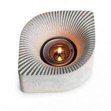 Load image into Gallery viewer, Shell - concrete tealight holder
