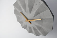 Load image into Gallery viewer, 01 Polygon - concrete wall clock

