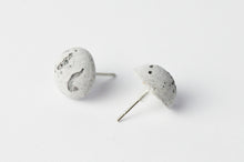 Load image into Gallery viewer, Constellation - concrete earrings
